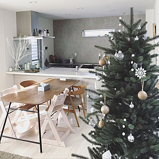 ダイニングテーブル/IKEA/クリスマスツリー/クリスマス/シール壁紙...などのインテリア実例 - 2019-12-23 08:38:52