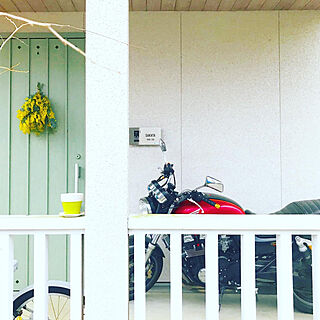 バイクのある暮らし/花のある暮らし/ミモザ/緑の玄関/玄関ポーチ...などのインテリア実例 - 2021-03-09 12:22:55