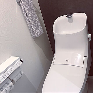 バス/トイレ/トイレにもグリーンを置きたい/トイレ/シンプル/白×グレー...などのインテリア実例 - 2019-01-29 00:00:32