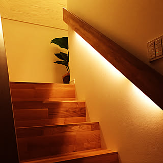 階段照明のおしゃれなアレンジ 飾り方のインテリア実例 Roomclip ルームクリップ