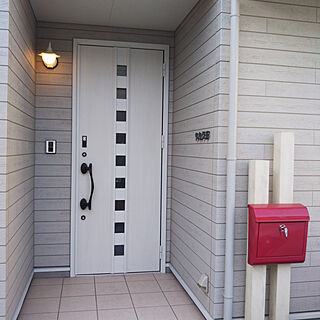 玄関/入り口/赤いポスト/門柱/玄関ドア/LIXIL玄関ドアのインテリア実例 - 2019-06-05 17:14:53
