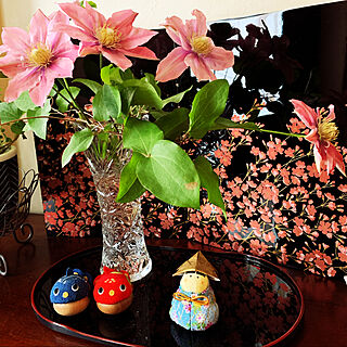 おぼん/お花のびょうぶ/兜をかぶった男の子/鯉のぼりの置物/ガラスの花瓶に生花を飾る...などのインテリア実例 - 2021-04-27 08:23:44
