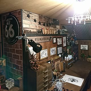 部屋全体/武骨クラシックインテリア/ぼっくり部/屋根裏部屋/米津玄師 アイネクライネ...などのインテリア実例 - 2017-04-02 10:25:44