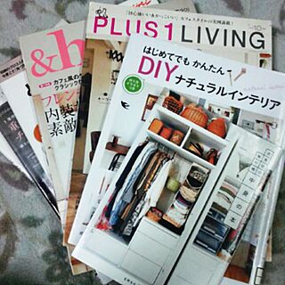 机/図書館の本/&home/大人の着こなしバイブル/はじめてでもかんたんDIY...などのインテリア実例 - 2014-07-20 17:41:44