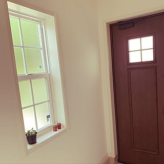 玄関ドア/白い壁/フレンチナチュラル/こどもと暮らす/観葉植物...などのインテリア実例 - 2019-06-04 22:17:27