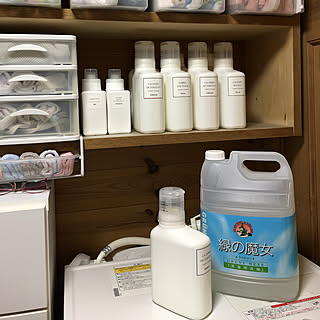 洗濯ネット収納/洗剤置き場/洗濯機上の棚/1000ml/押して計量ボトル...などのインテリア実例 - 2019-03-13 22:13:54