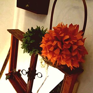 リビング/窓枠風ミラー/コーヒーフィルターの花のインテリア実例 - 2013-11-07 16:17:20