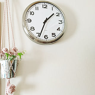 ベッド周り/寝室の時計/IKEAの時計/プラントハンガー/ハンガープラント...などのインテリア実例 - 2017-10-31 14:56:27