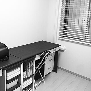 モノトーン 勉強部屋のおしゃれなインテリアコーディネート レイアウトの実例 Roomclip ルームクリップ