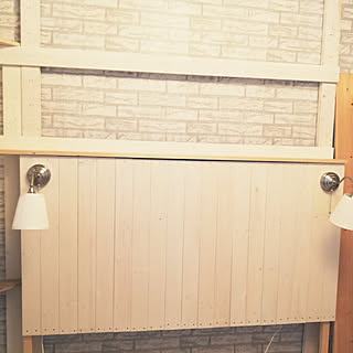 ベッド周り/壁紙DIY/寝室の壁/1×4材/２×４材...などのインテリア実例 - 2018-08-30 00:01:01