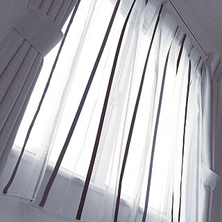 ベッド周り/白グレー/腰窓/2階寝室/カーテン...などのインテリア実例 - 2016-04-07 12:54:28