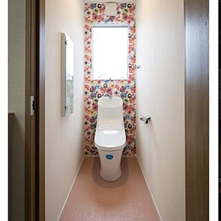 バス/トイレ/二階トイレ 床ピンク 壁花柄のインテリア実例 - 2017-04-07 02:24:27