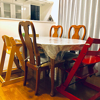 リビング/バラバラの椅子/赤いいす/ベビーチェア/ダイニングテーブル＆チェア...などのインテリア実例 - 2018-12-16 22:54:21