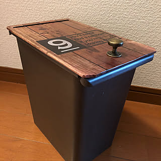 バス/トイレ/ウォールステッカー/トイレットペーパーの芯入れゴミ箱/キャンドゥ★/ゴミ箱リメイク...などのインテリア実例 - 2018-09-22 18:50:18