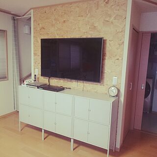 リビング/IKEA/スチール家具/壁掛けテレビのインテリア実例 - 2017-02-21 16:46:12
