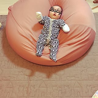 ラグ/赤ちゃんのいる部屋/人をダメにするソファー/体にフィットするソファー/赤ちゃんのいる暮らし...などのインテリア実例 - 2017-01-17 19:54:12