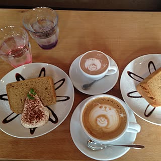 画像は加工なし/小学校休みで末っ子と/大好きなcafé/ラテアートが大好き♡/店員さんも大好き♡...などのインテリア実例 - 2014-11-06 11:13:54