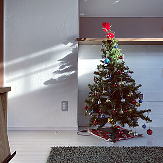 クリスマスツリー/リビング/お気に入り♡/漆喰壁DIY/シンプルな暮らし...などのインテリア実例 - 2021-12-12 09:12:34