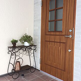 玄関/入り口/ギギリビングの花台/スウェーデン木製断熱玄関ドアのインテリア実例 - 2017-02-24 12:43:44