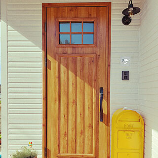 玄関/入り口/YKK AP/黄色いポスト/焦げ茶色の外壁/玄関ドアのインテリア実例 - 2021-12-06 14:59:03