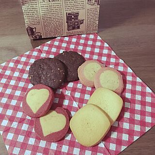 机/桜、りんご、ヨーグルト、アーモンドチョコ/買っちゃいました♥/ステラおばさんのクッキーのインテリア実例 - 2017-02-06 16:23:26