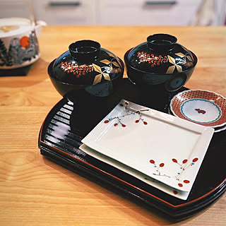 お屠蘇セット 重箱 雑煮椀 お正月・迎春のお皿と器のテーブル