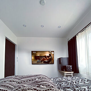 ベッド周り/ヒノキのベッド/ベッド幅260cm/壁掛けテレビ/造作ベッドのインテリア実例 - 2022-05-16 08:54:49