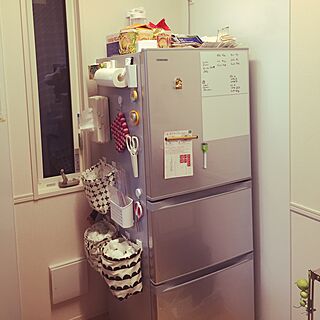 キッチン/冷蔵庫の横/冷蔵庫の上/どうにかしたい/ダイソー...などのインテリア実例 - 2017-03-23 21:51:26