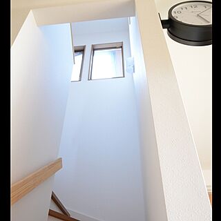 壁/天井/おしゃれな階段にしたかった…/ふつうの階段/階段/ダルトンの時計のインテリア実例 - 2017-06-30 09:31:56