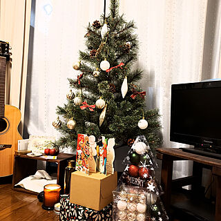 リビング/クリスマスディスプレイ/クリスマスツリー120cm/ギターのある部屋/キャンドル...などのインテリア実例 - 2020-12-20 19:47:47