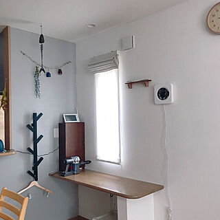 壁掛けCDプレイヤー/グレーの壁/すっきり暮らす/シンプルな暮らし/普通の家...などのインテリア実例 - 2019-05-10 13:25:05
