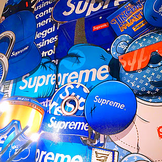 Supreme Supremeステッカーの商品を使ったおしゃれなインテリア実例 Roomclip ルームクリップ Supreme Supremeステッカーの商品を使ったおしゃれなインテリア実例 Roomclip ルームクリップ