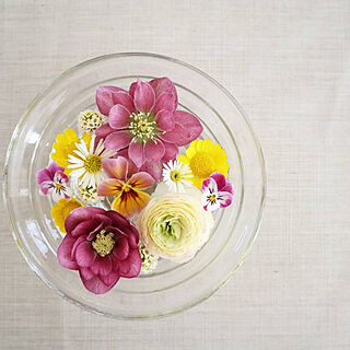 机/おうち時間/シンプルナチュラル/花を飾る/春のお花...などのインテリア実例 - 2021-03-03 19:32:46