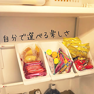 子育て真っ最中/なんでも自分でやりたがり/自分で選びたい長女/子供のお菓子入れ/つっぱり棒棚...などのインテリア実例 - 2020-09-12 11:14:06