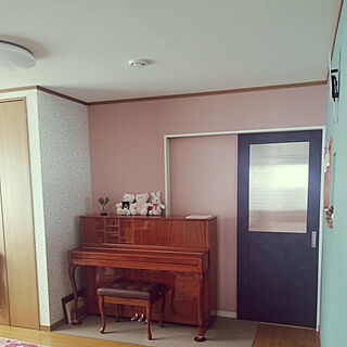 壁/天井/ピアノがある部屋/ピアノがある部屋全体/チョークボードの壁紙/壁紙貼り替え...などのインテリア実例 - 2021-01-21 21:52:25