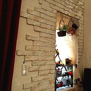 壁/天井/発泡スチロールレンガ/階段の窓のインテリア実例 - 2013-12-03 15:49:18