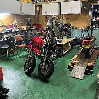 DIY/バイクガレージ/子供と一緒に/自己満/キャビネット収納...などのインテリア実例 - 2021-03-21 22:22:41