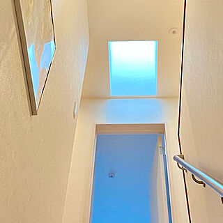 階段/天窓からの光/天窓/壁/天井/しろっのインテリア実例 - 2021-06-09 22:38:53