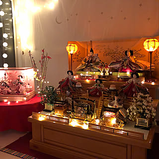 骨董雛道具に三人官女も添えた豪華なお雛様 salut! おひなさま