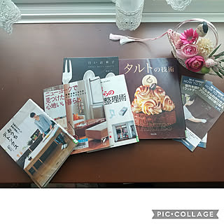 机/新年の抱負/有り難うございます/お付き合い感謝します❤︎/図書館の本...などのインテリア実例 - 2023-01-13 17:25:04