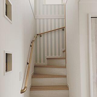階段 アクセントクロスのおしゃれなインテリアコーディネート レイアウトの実例 Roomclip ルームクリップ