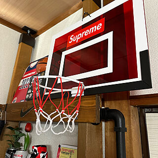 Supremeステッカー/Supreme/100均/DIY/セリア...などのインテリア実例 - 2024-03-12 06:37:52