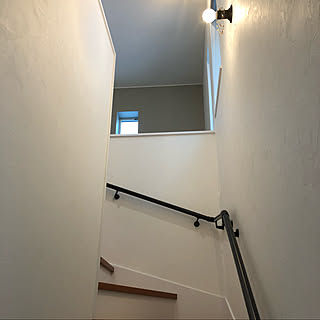 階段照明 ブラケットライトのおしゃれなアレンジ 飾り方のインテリア実例 Roomclip ルームクリップ