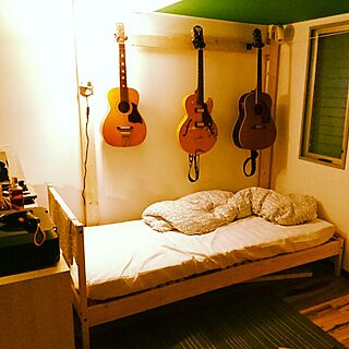 ベッド周り/ディアウォール/IKEA/ウォールランプ/ギターのある部屋...などのインテリア実例 - 2016-05-04 11:24:18