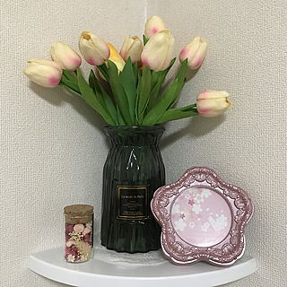 プリザーブドフラワーの小瓶/お花がある暮らし/桜モチーフの写真立て✿./チューリップ♡/可愛い♡...などのインテリア実例 - 2023-02-12 21:36:05
