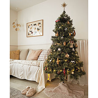部屋全体/クリスマス準備/ナチュラルインテリア/クリスマスツリー150cm/クリスマスツリー...などのインテリア実例 - 2023-11-28 23:15:55