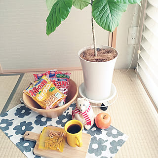 ベッド周り/おうちカフェ/亀田製菓/紅茶に合う亀田の柿の種/濃厚梅ざらめ...などのインテリア実例 - 2021-10-14 16:11:56