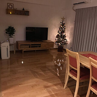 クリスマス/マンションインテリア/クリスマスツリー/ものの少ない暮らし/壁に付けられる家具...などのインテリア実例 - 2019-12-24 23:24:32