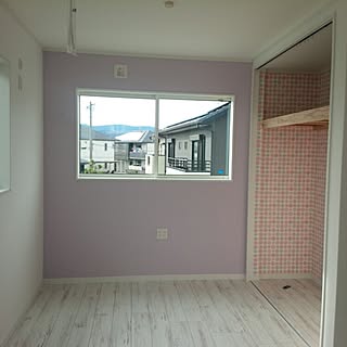 子供部屋 ラベンダー色の壁のおしゃれなインテリアコーディネート レイアウトの実例 Roomclip ルームクリップ