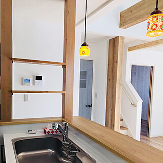 ナチュラル 水色のドアのおしゃれなインテリア・部屋・家具の実例
